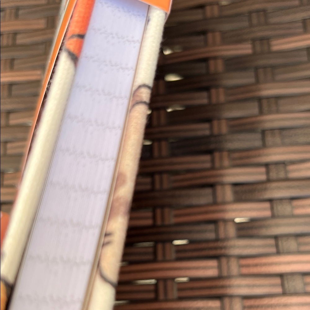 Pusheen Box Exclusive White and Orange Canvas Journal - Picture 5 of 6